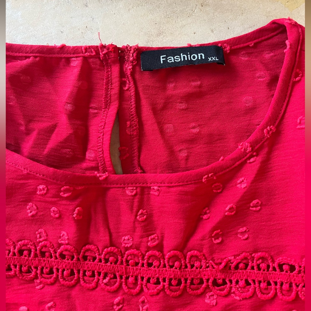 Red blouse - Picture 4 of 5